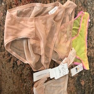 On gossamer 4 pairs bikinis thongs small